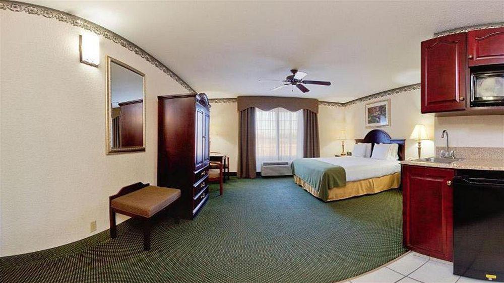 Holiday Inn Express Hotel & Suites Gainesville By Ihg Экстерьер фото