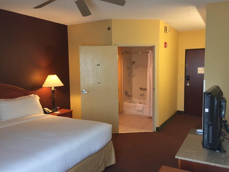 Holiday Inn Express Hotel & Suites Gainesville By Ihg Экстерьер фото